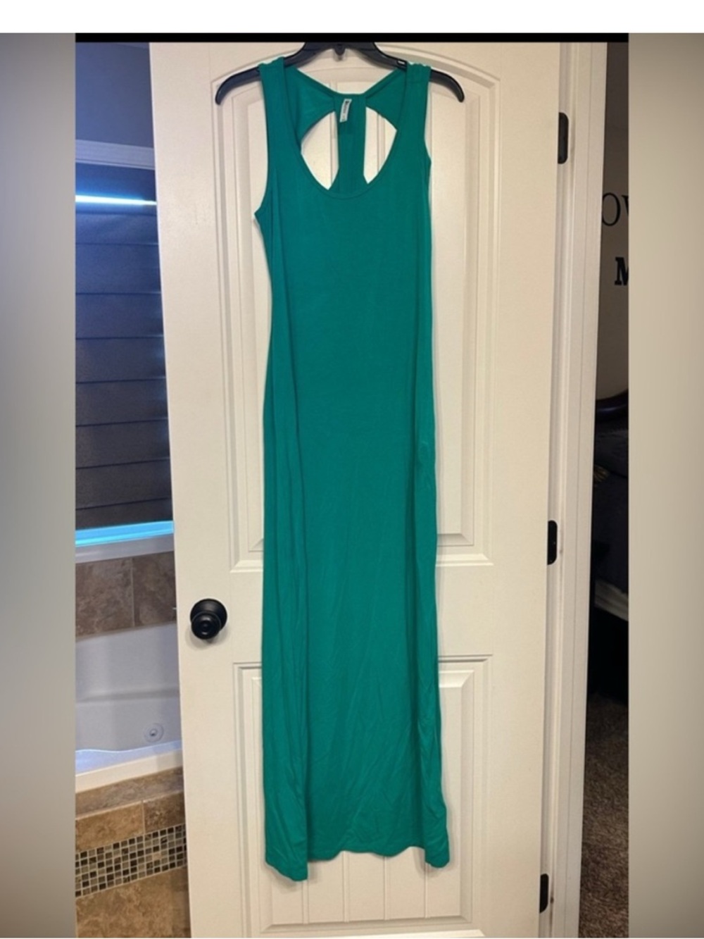 Fabletics Claudia key hole back maxi dress